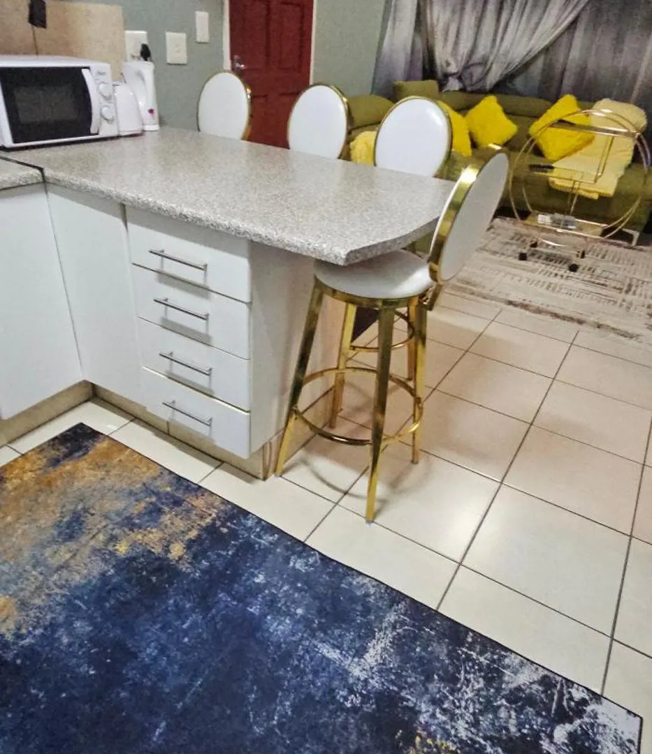 Nestle-Me Daire Cape Town 0*,